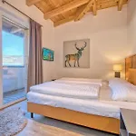 Penthouse & Golf - By Alpen